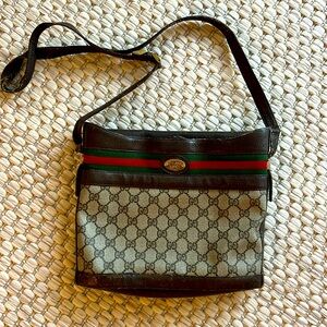Gucci vintage crossbody purse
